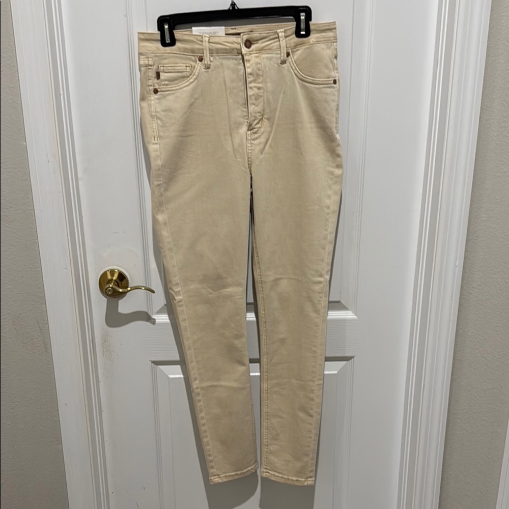 Judy Blue Beige High-Waisted Jeans